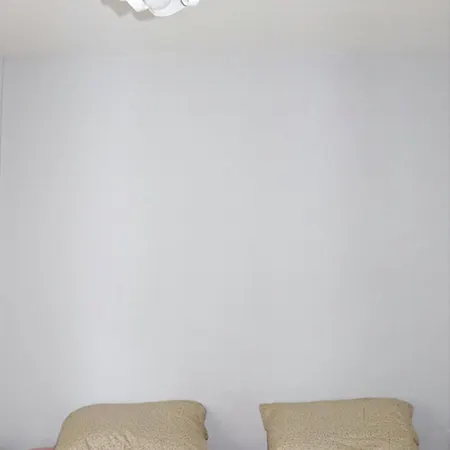 Red Kruz Apartment Belgrad